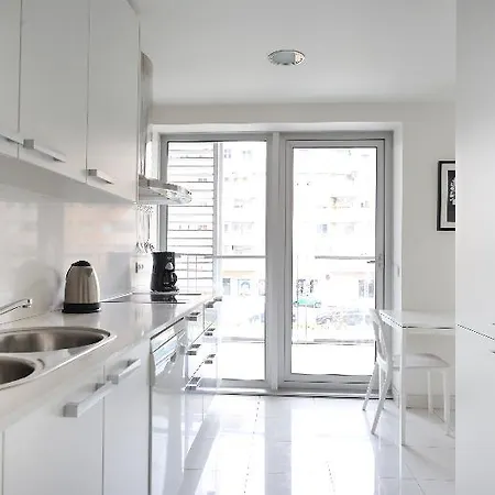 Stylish Apartment *
